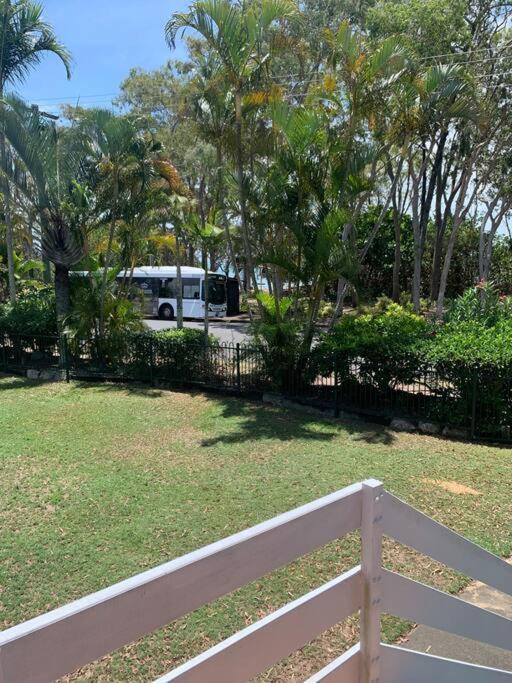 Beachfront At Silver Sands Hervey Bay Exteriör bild
