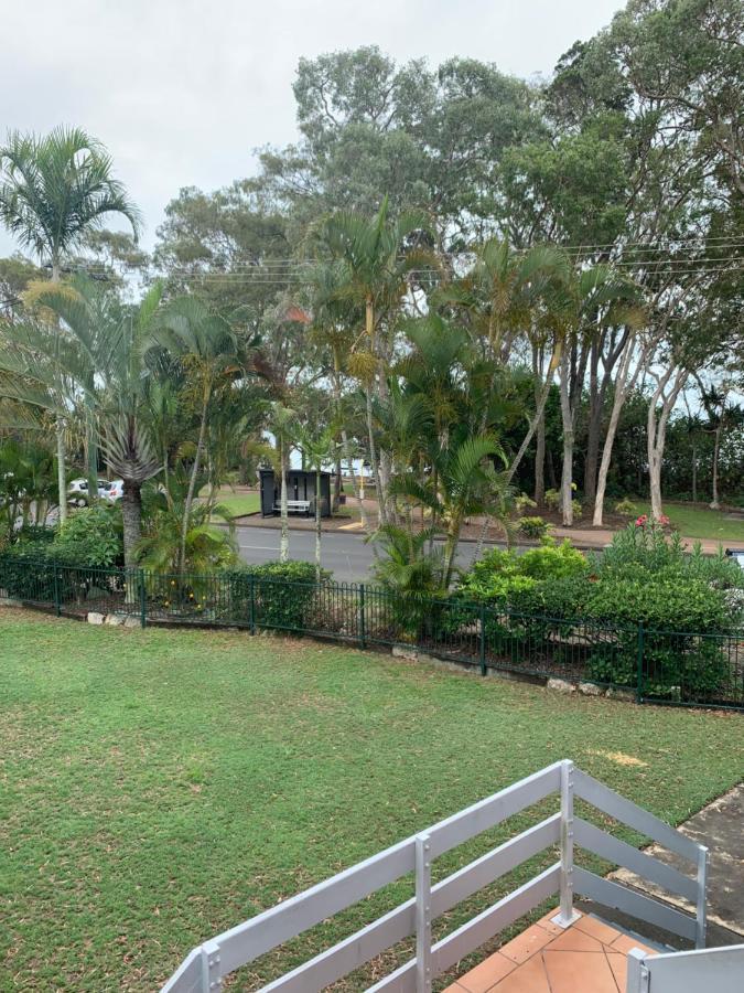 Beachfront At Silver Sands Hervey Bay Exteriör bild